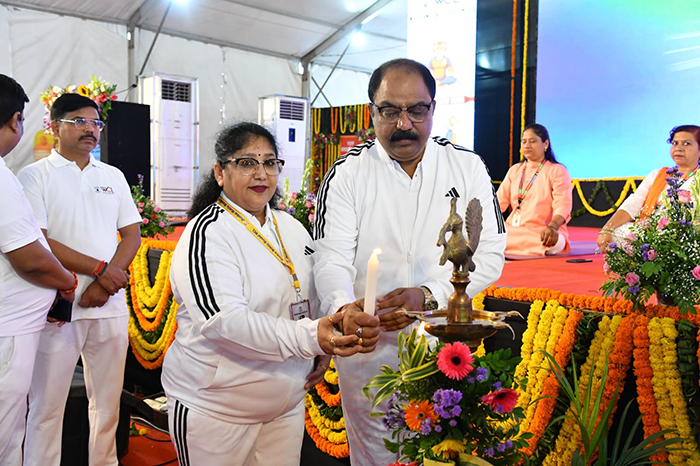WCL sets new record on International Yoga Day